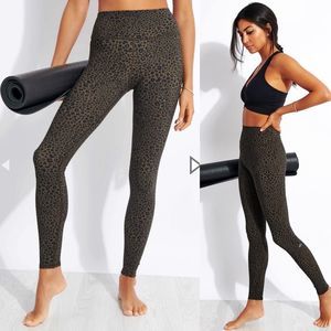Alo Yoga High Waisted Vapor Leopard Legging Olive Branch Size Small